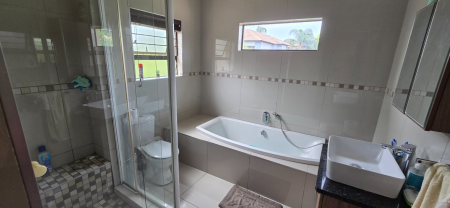 4 Bedroom Property for Sale in Rose Acres Estate Gauteng