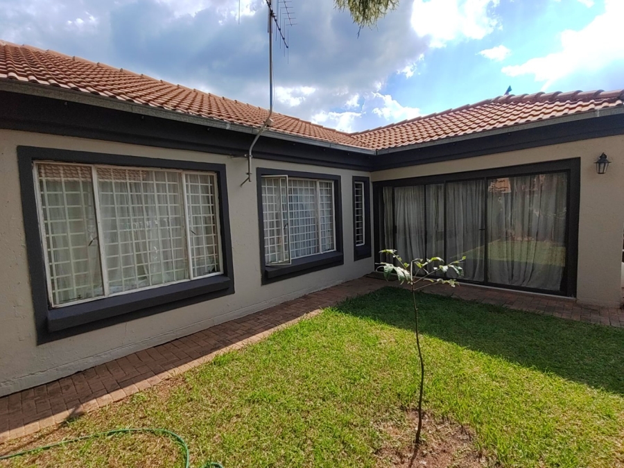 3 Bedroom Property for Sale in Christiaanville A H Gauteng