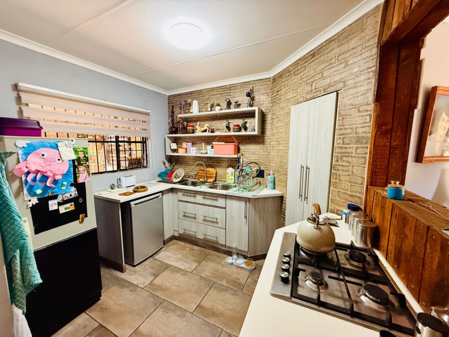 4 Bedroom Property for Sale in Hesteapark Gauteng