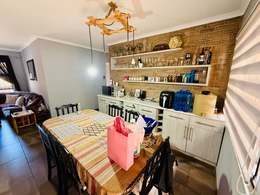 4 Bedroom Property for Sale in Hesteapark Gauteng