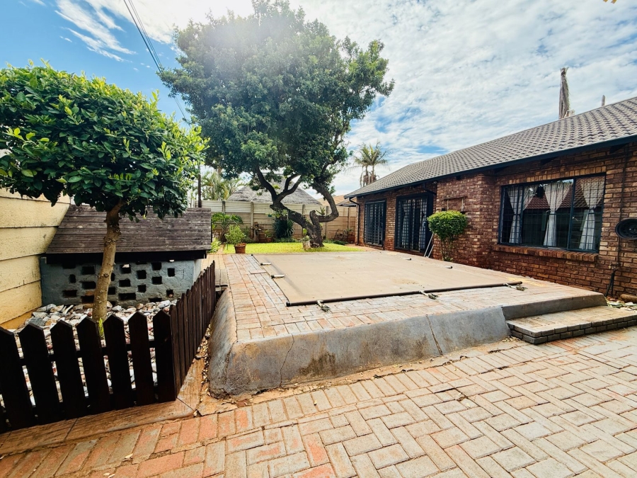 4 Bedroom Property for Sale in Hesteapark Gauteng