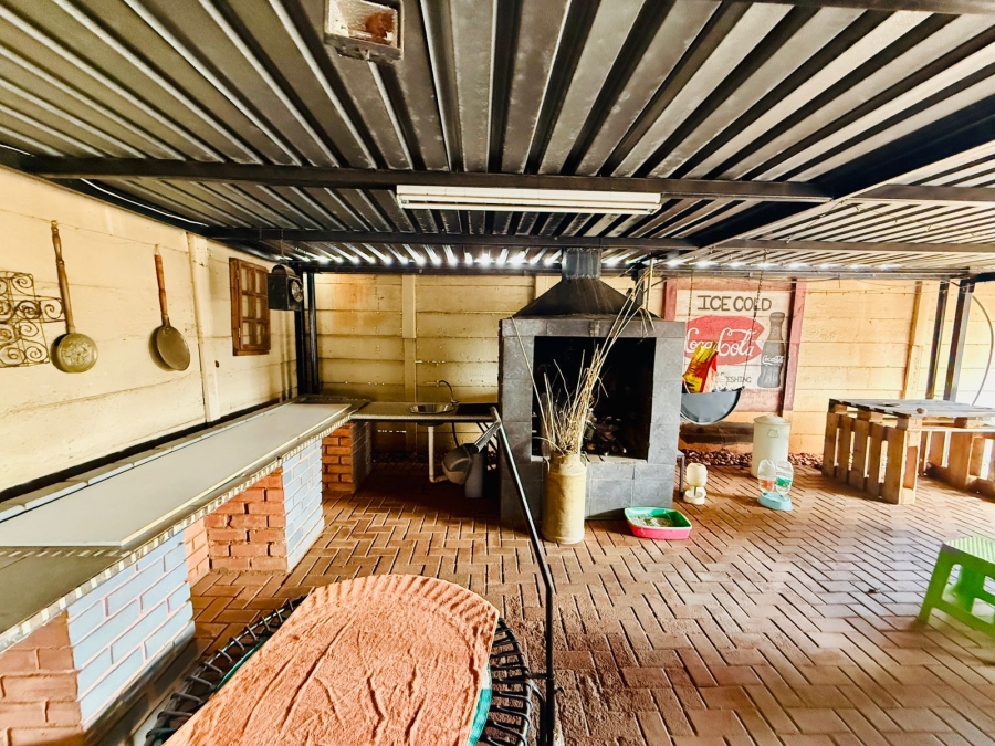 4 Bedroom Property for Sale in Hesteapark Gauteng