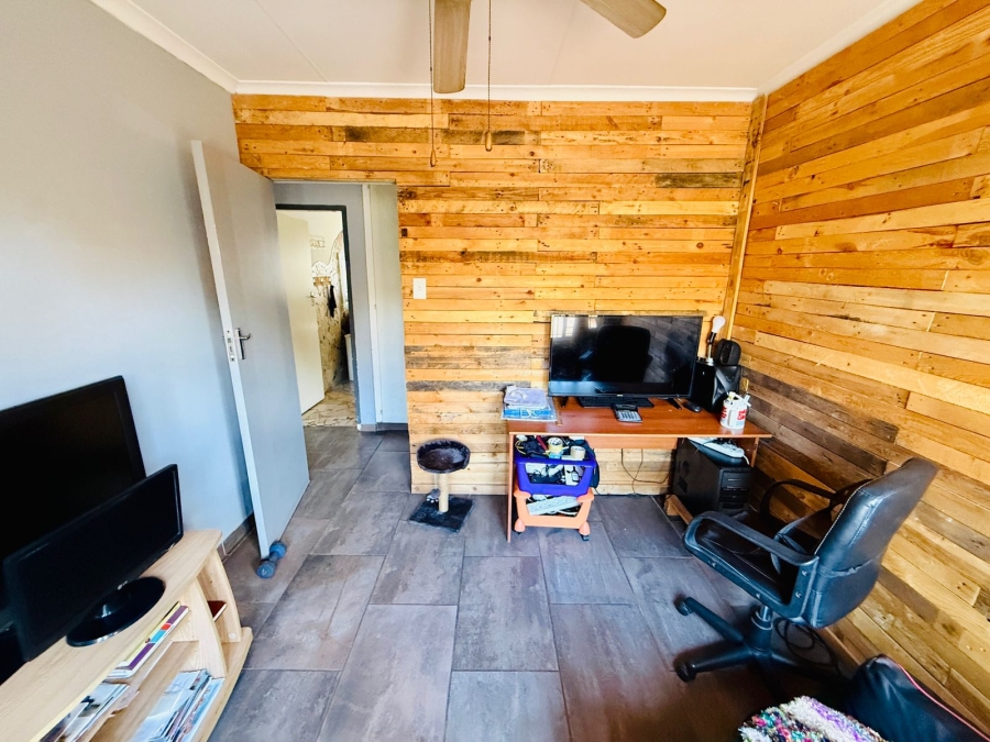 4 Bedroom Property for Sale in Hesteapark Gauteng