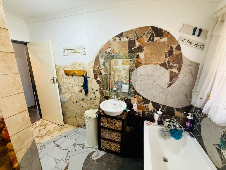 4 Bedroom Property for Sale in Hesteapark Gauteng