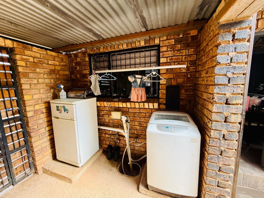 4 Bedroom Property for Sale in Hesteapark Gauteng