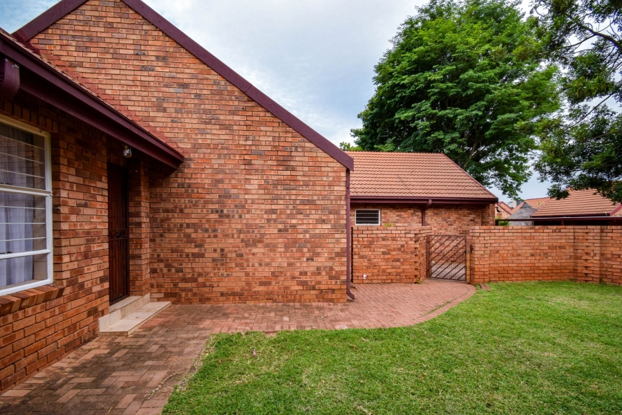 2 Bedroom Property for Sale in Montana Gauteng