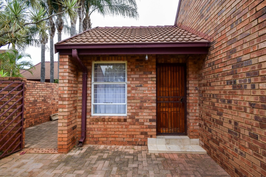 2 Bedroom Property for Sale in Montana Gauteng