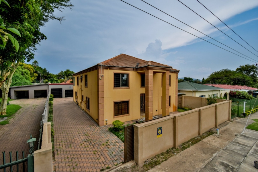 5 Bedroom Property for Sale in Gezina Gauteng