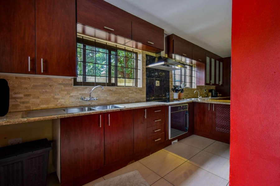 5 Bedroom Property for Sale in Gezina Gauteng