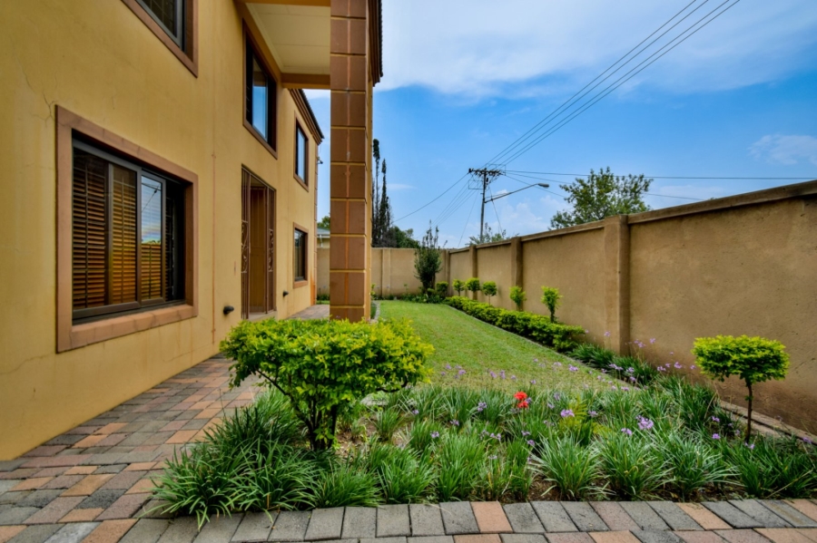 5 Bedroom Property for Sale in Gezina Gauteng