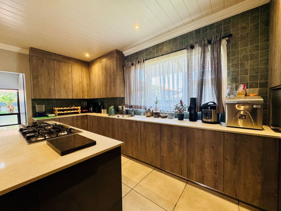 4 Bedroom Property for Sale in Rose Acres Estate Gauteng