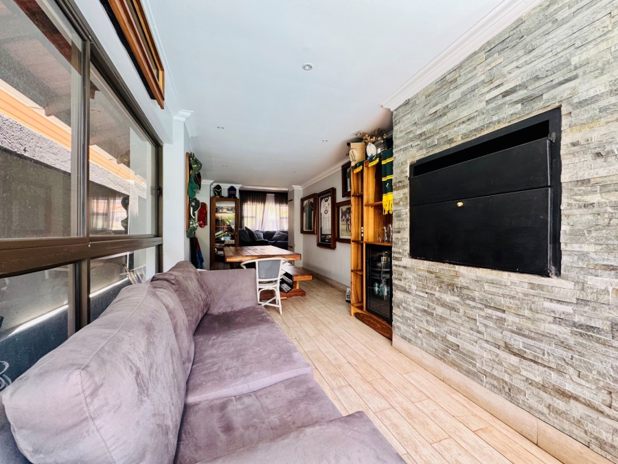 4 Bedroom Property for Sale in Rose Acres Estate Gauteng