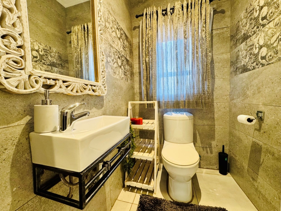 4 Bedroom Property for Sale in Rose Acres Estate Gauteng