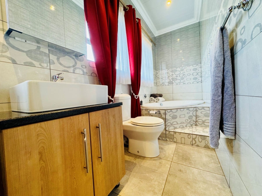 4 Bedroom Property for Sale in Rose Acres Estate Gauteng