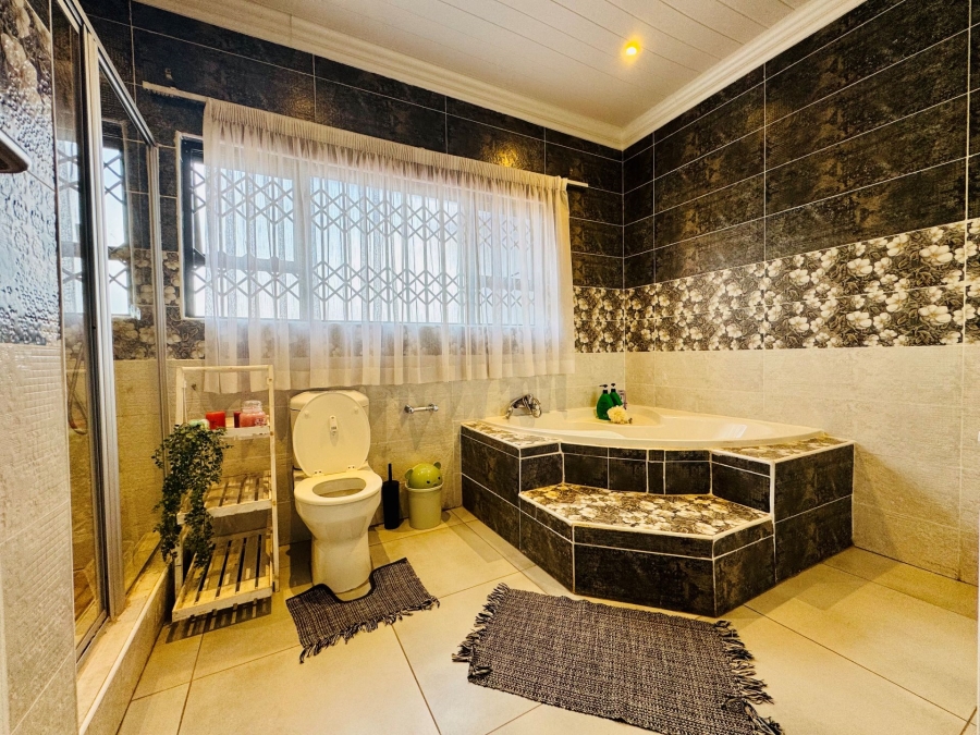 4 Bedroom Property for Sale in Rose Acres Estate Gauteng