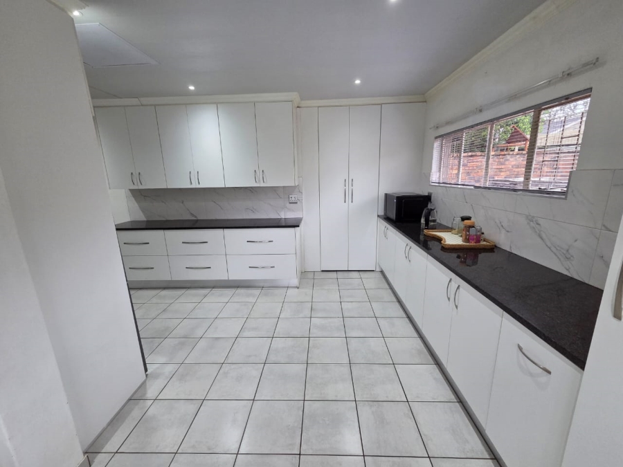 4 Bedroom Property for Sale in Magalieskruin Gauteng