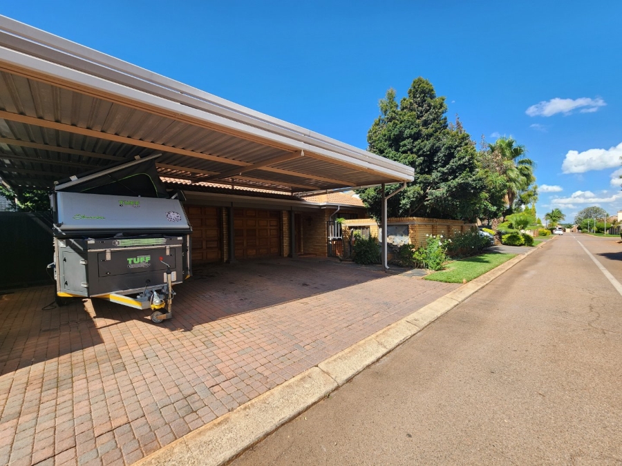 3 Bedroom Property for Sale in Green Acres Estate Gauteng