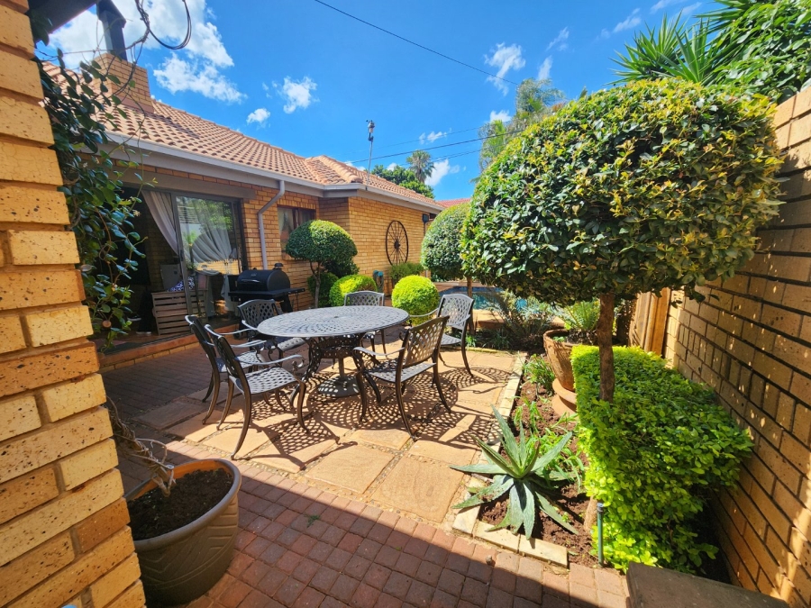 3 Bedroom Property for Sale in Green Acres Estate Gauteng