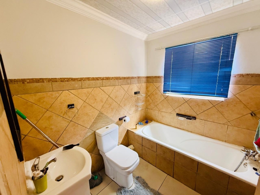 3 Bedroom Property for Sale in The Orchards Gauteng