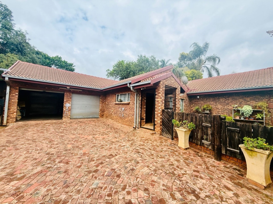 3 Bedroom Property for Sale in The Orchards Gauteng