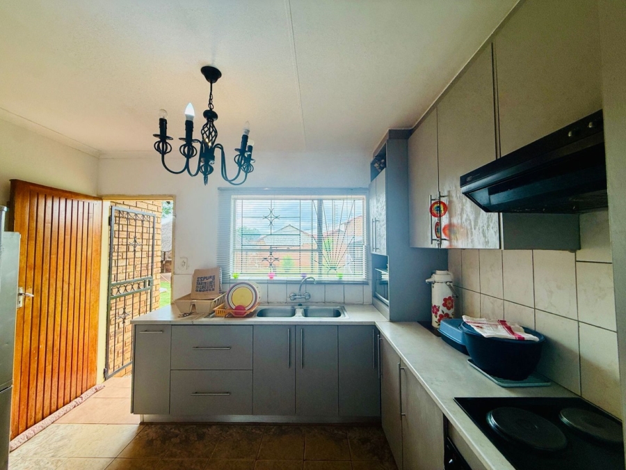 3 Bedroom Property for Sale in Chantelle Gauteng