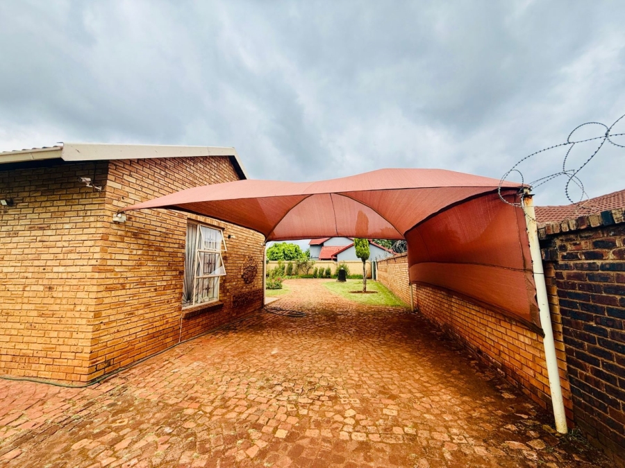 3 Bedroom Property for Sale in Chantelle Gauteng