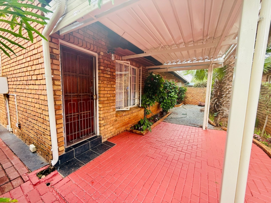 3 Bedroom Property for Sale in Hesteapark Gauteng