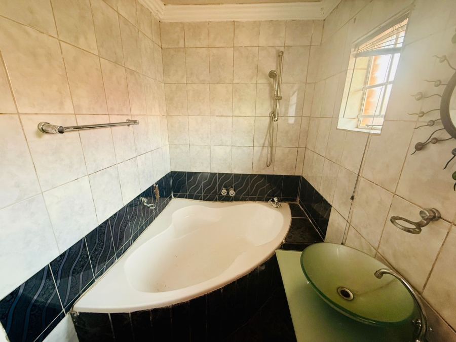 3 Bedroom Property for Sale in Hesteapark Gauteng