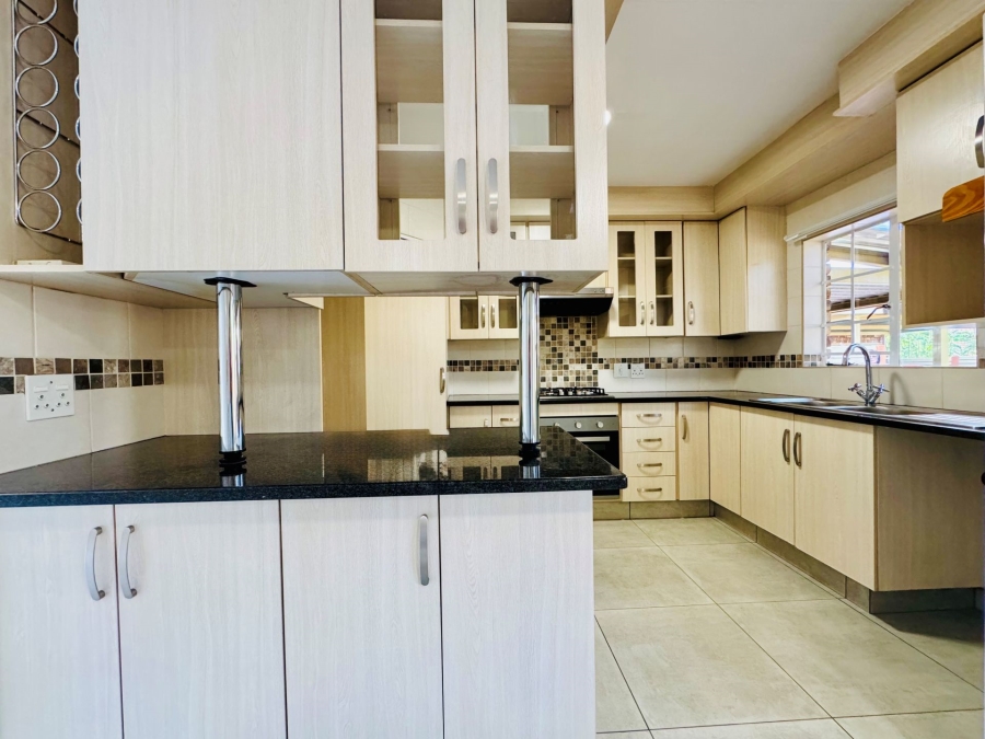 3 Bedroom Property for Sale in Sinoville Gauteng
