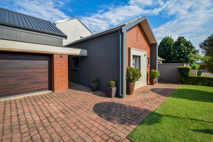 4 Bedroom Property for Sale in Midstream Ridge Gauteng