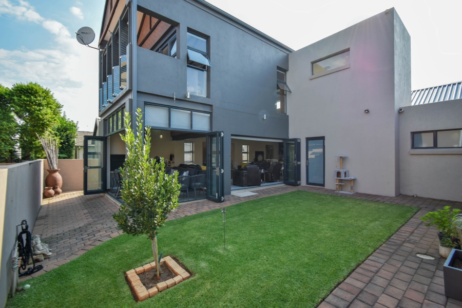 4 Bedroom Property for Sale in Midstream Ridge Gauteng