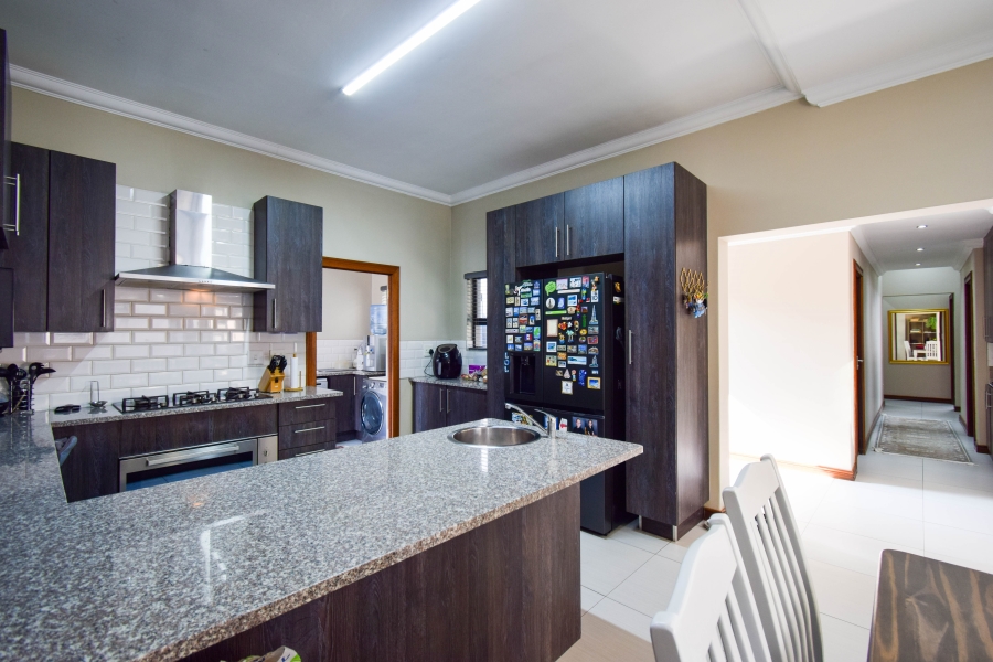 4 Bedroom Property for Sale in Midstream Ridge Gauteng