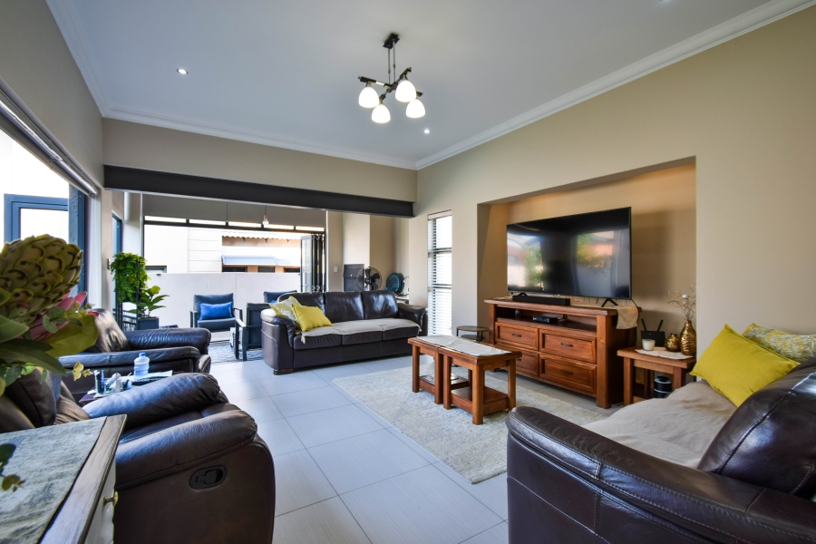 4 Bedroom Property for Sale in Midstream Ridge Gauteng