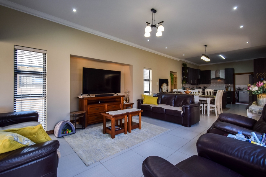 4 Bedroom Property for Sale in Midstream Ridge Gauteng