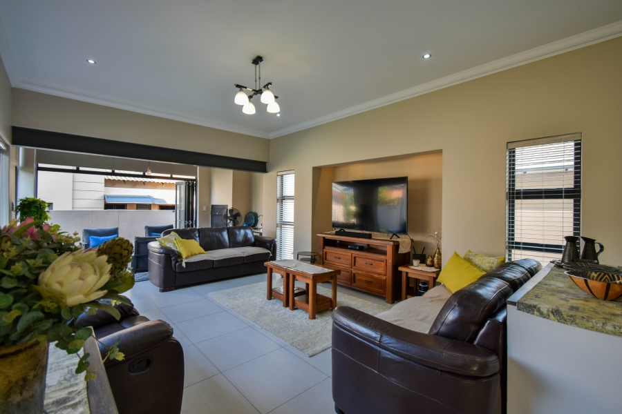 4 Bedroom Property for Sale in Midstream Ridge Gauteng