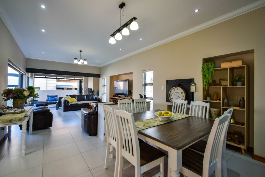 4 Bedroom Property for Sale in Midstream Ridge Gauteng