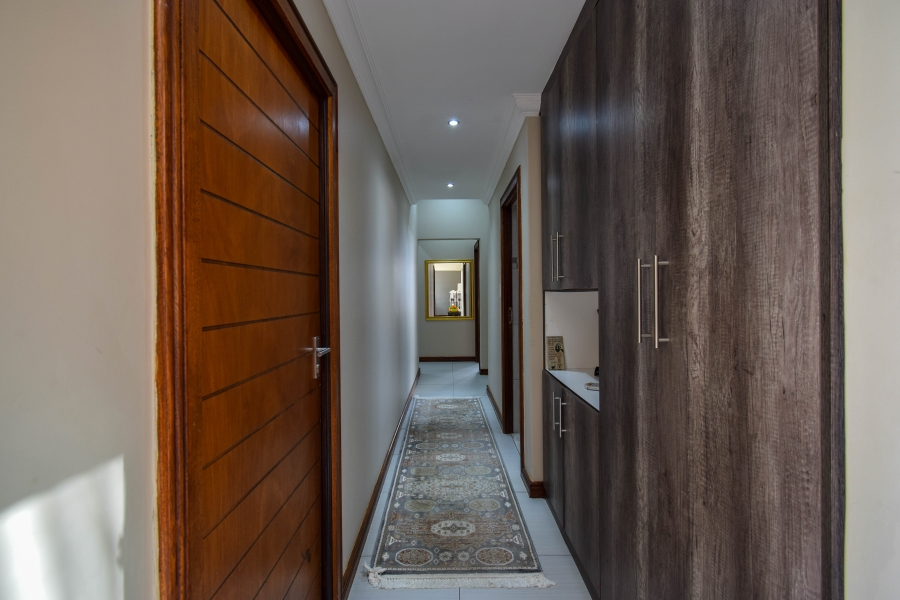 4 Bedroom Property for Sale in Midstream Ridge Gauteng