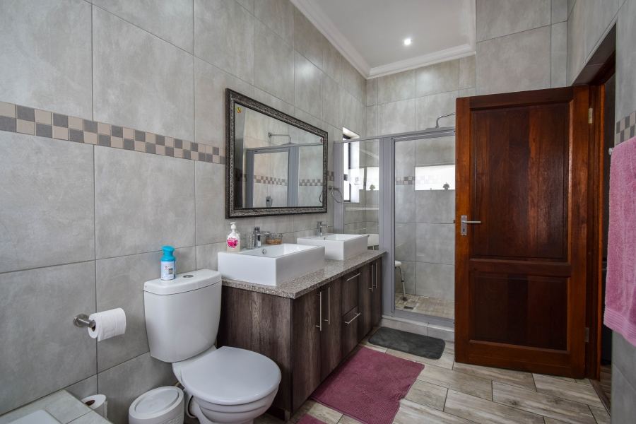 4 Bedroom Property for Sale in Midstream Ridge Gauteng