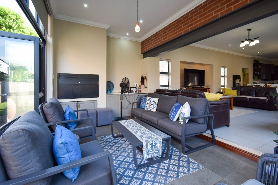 4 Bedroom Property for Sale in Midstream Ridge Gauteng