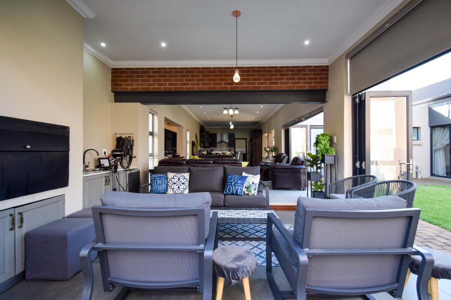 4 Bedroom Property for Sale in Midstream Ridge Gauteng