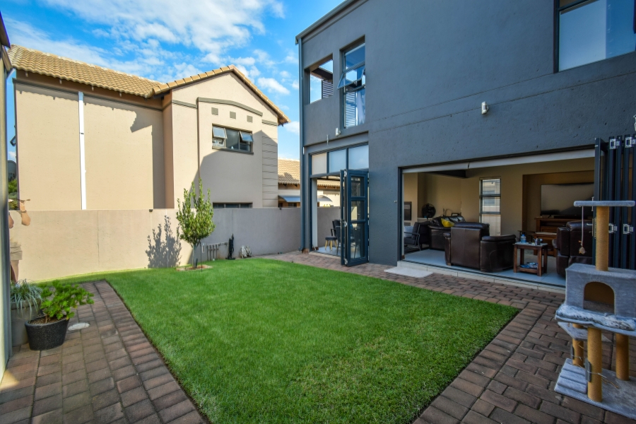 4 Bedroom Property for Sale in Midstream Ridge Gauteng