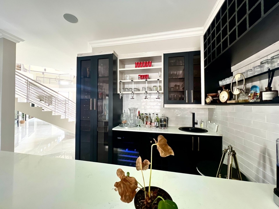 8 Bedroom Property for Sale in Mooikloof Glen Gauteng