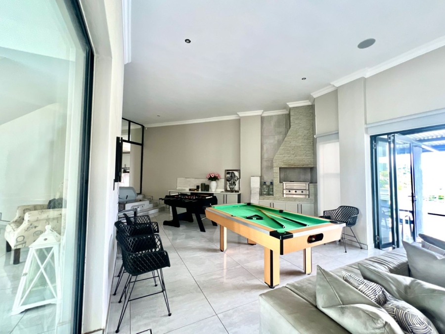 8 Bedroom Property for Sale in Mooikloof Glen Gauteng