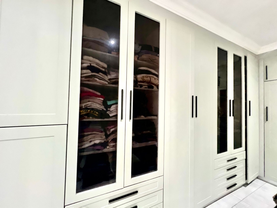 8 Bedroom Property for Sale in Mooikloof Glen Gauteng