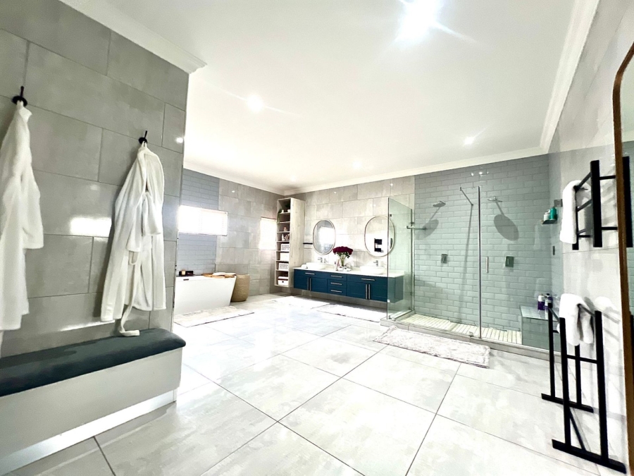 8 Bedroom Property for Sale in Mooikloof Glen Gauteng