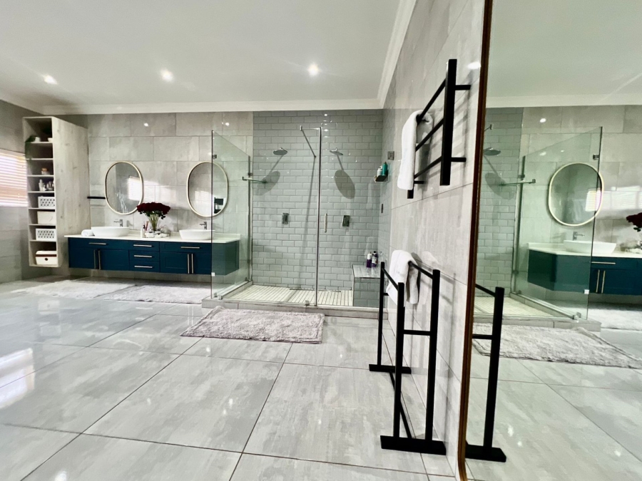 8 Bedroom Property for Sale in Mooikloof Glen Gauteng