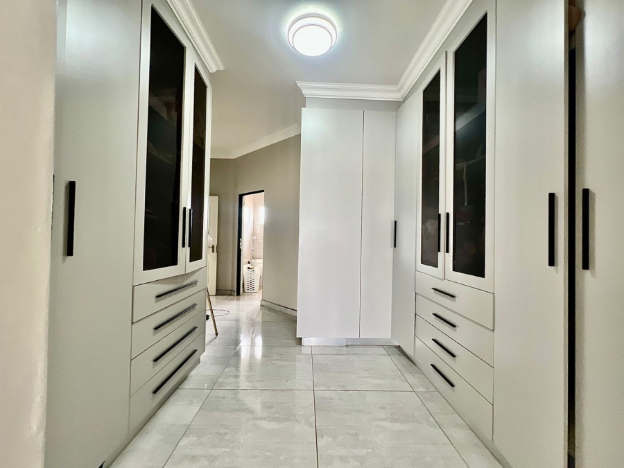 8 Bedroom Property for Sale in Mooikloof Glen Gauteng