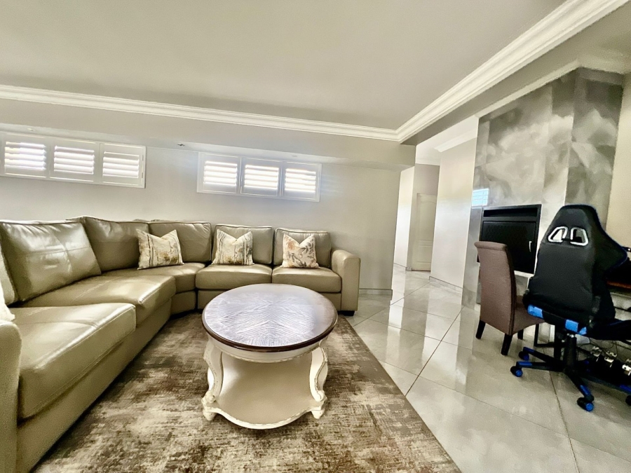 8 Bedroom Property for Sale in Mooikloof Glen Gauteng