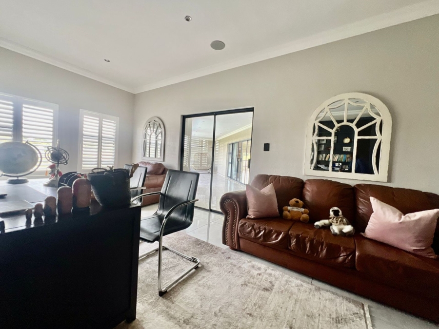 8 Bedroom Property for Sale in Mooikloof Glen Gauteng