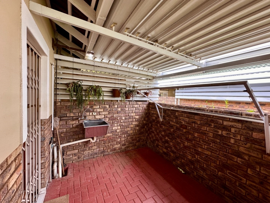 2 Bedroom Property for Sale in Ninapark Gauteng